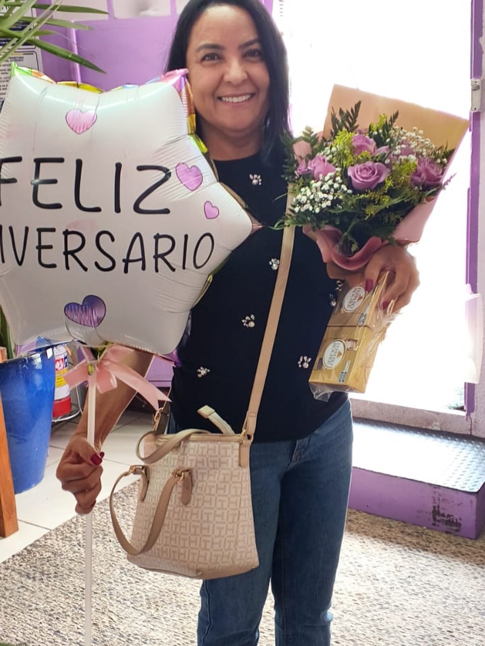 📸 da nossa cliente ❤️❤️❤️Tudo que fazemos é por vocês..Impressione você também, escolha o buquê ou cesta e deixa o resto com o nosso time..- Entregamos em Campinas e região#floriculturaemcampinas #floriculturaemhortolandia #floriculturaemsumare #floriculturaremvalinhos
#floriculturaempaulinia